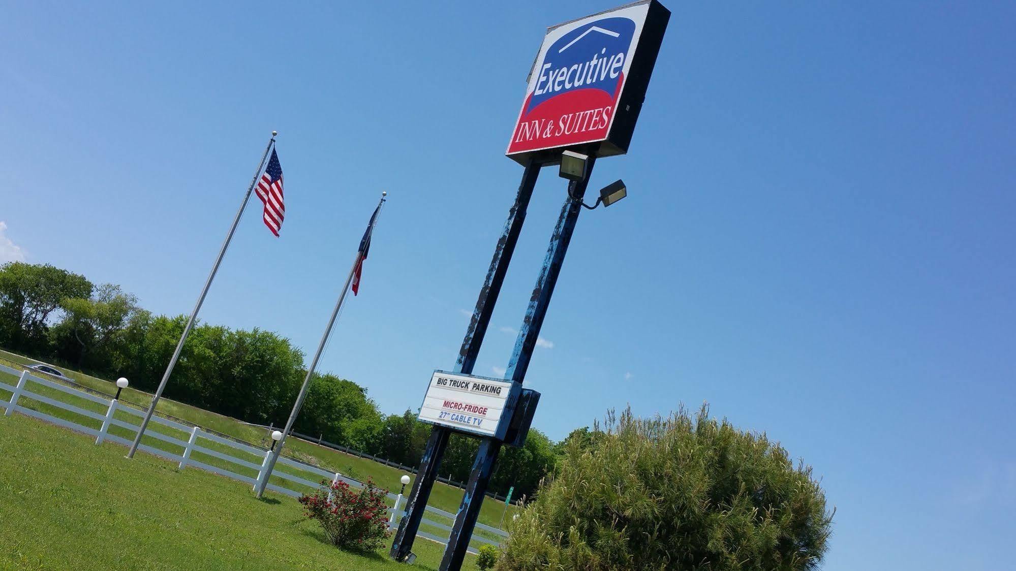 Executive Inn And Suites Waxahachie Exterior foto